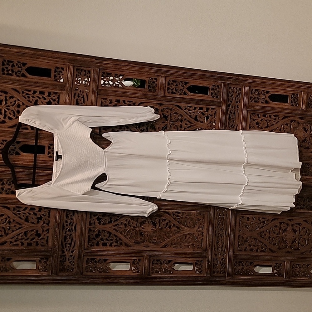 Forever 21, White Maxi Dress, size Large